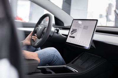 연결 마스터하기: Tesla Model Y와 휴대폰 페어링하는 방법