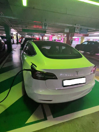 Tesla Shop에서 2025년 12월에 한 달간 사용할 수 있는 FSD(감독형) 기프트 카드를 등록했습니다.