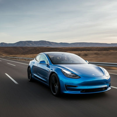 우리는 Tesla Full Self-Driving의 문자 메시지 작성 및 운전 능력을 테스트했습니다