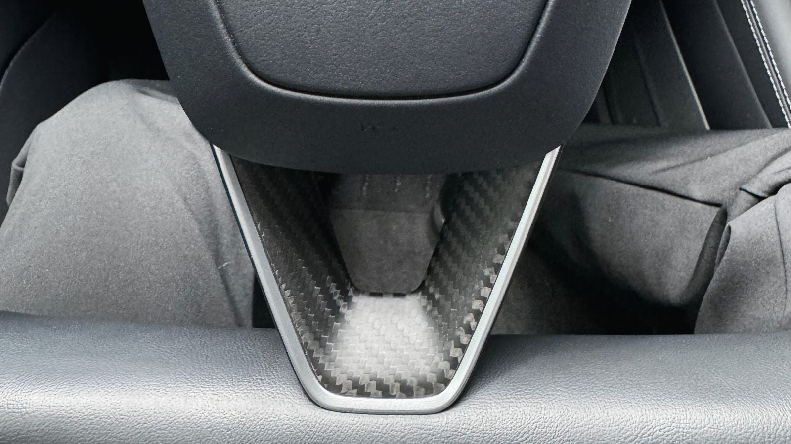 Model 3/Y Steering Wheel Middle Trim Cover | Tesery